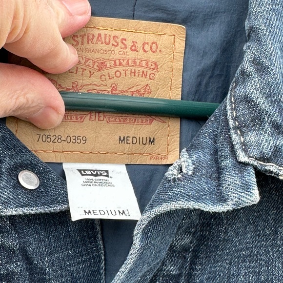 Levi’s Type II Denim Trucker Jacket Sherpa Insulated — Medium - Picture 3 of 4